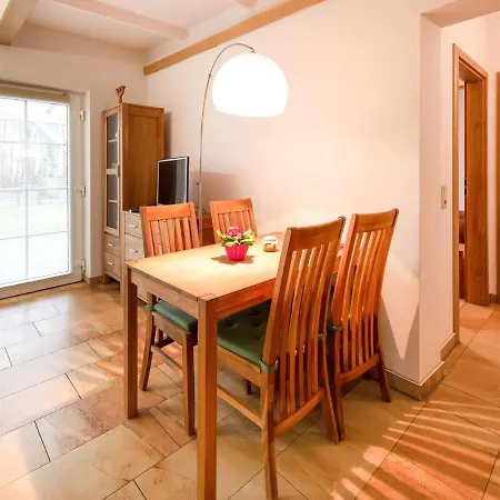 Cosy Holiday In With Terrace *
