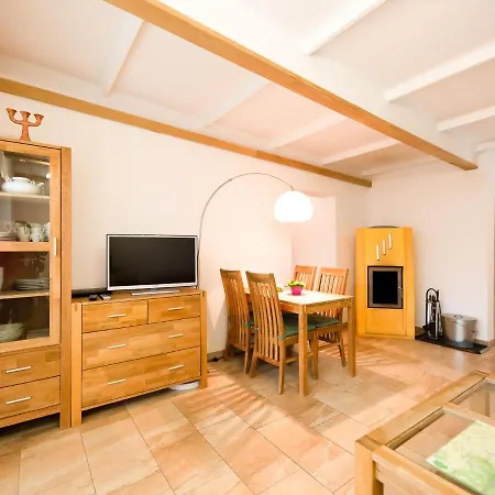 Cosy Holiday In With Terrace *